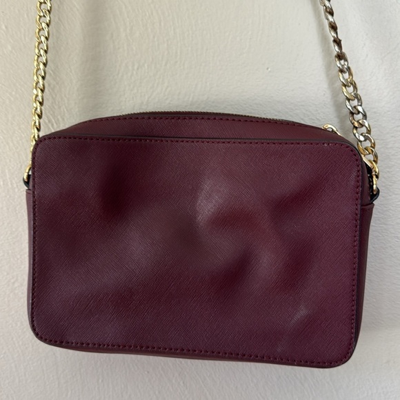 Michael Kors Red Crossbody Bag with gold chain detail - Picture 4 of 9